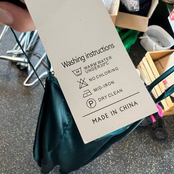 Large silk green dress - Picture 3 of 5